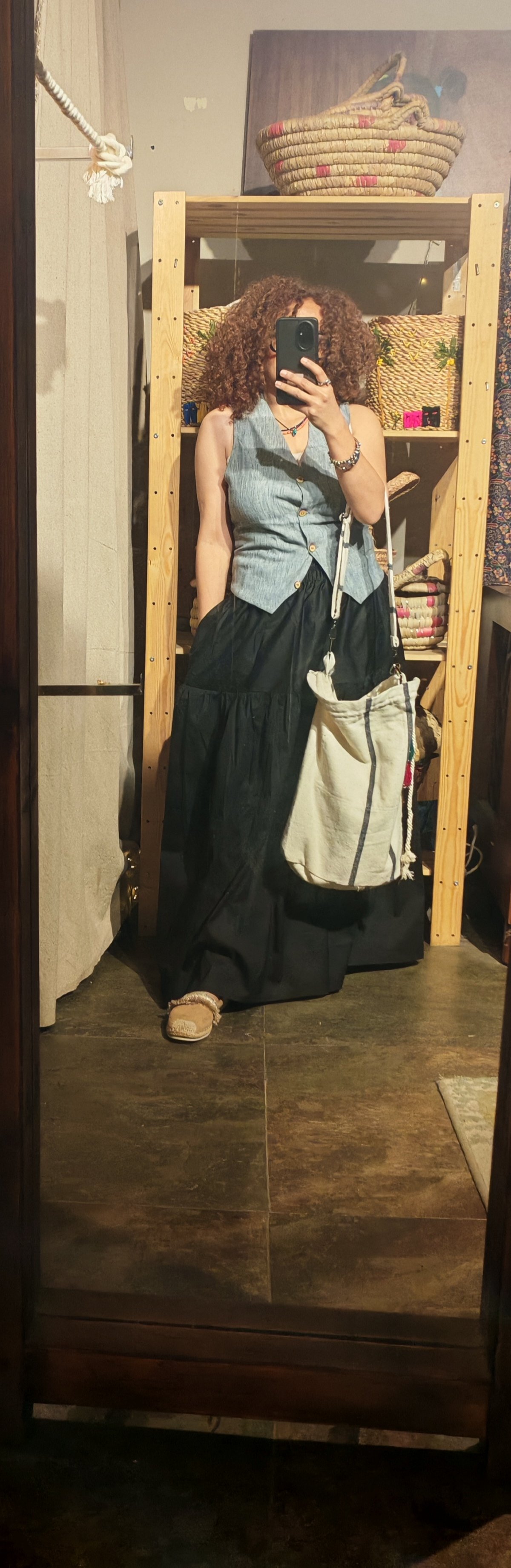 Linen sleeveless vest - Image 4