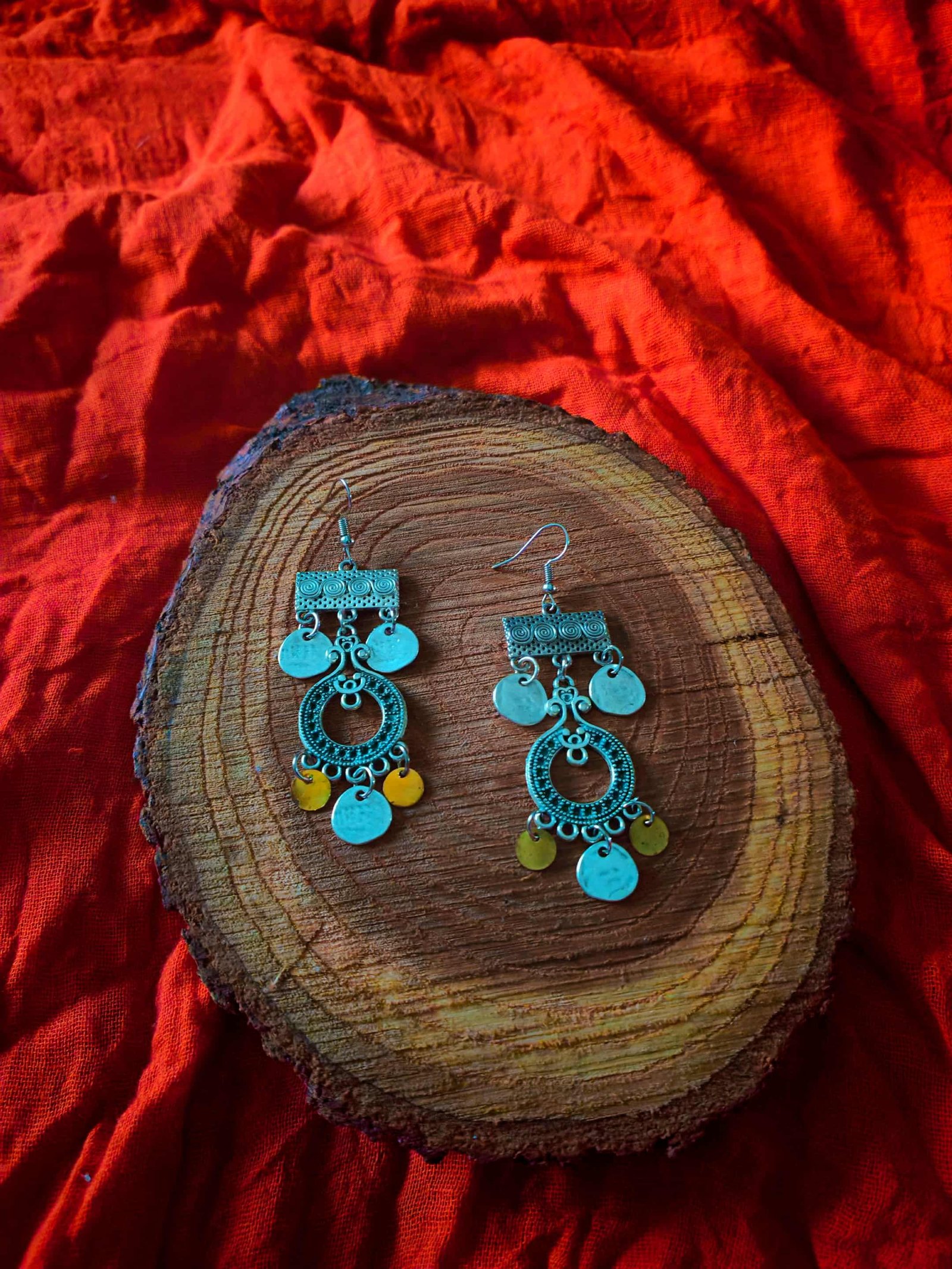 Metal earrings bohemian style with brass circles - Image 5