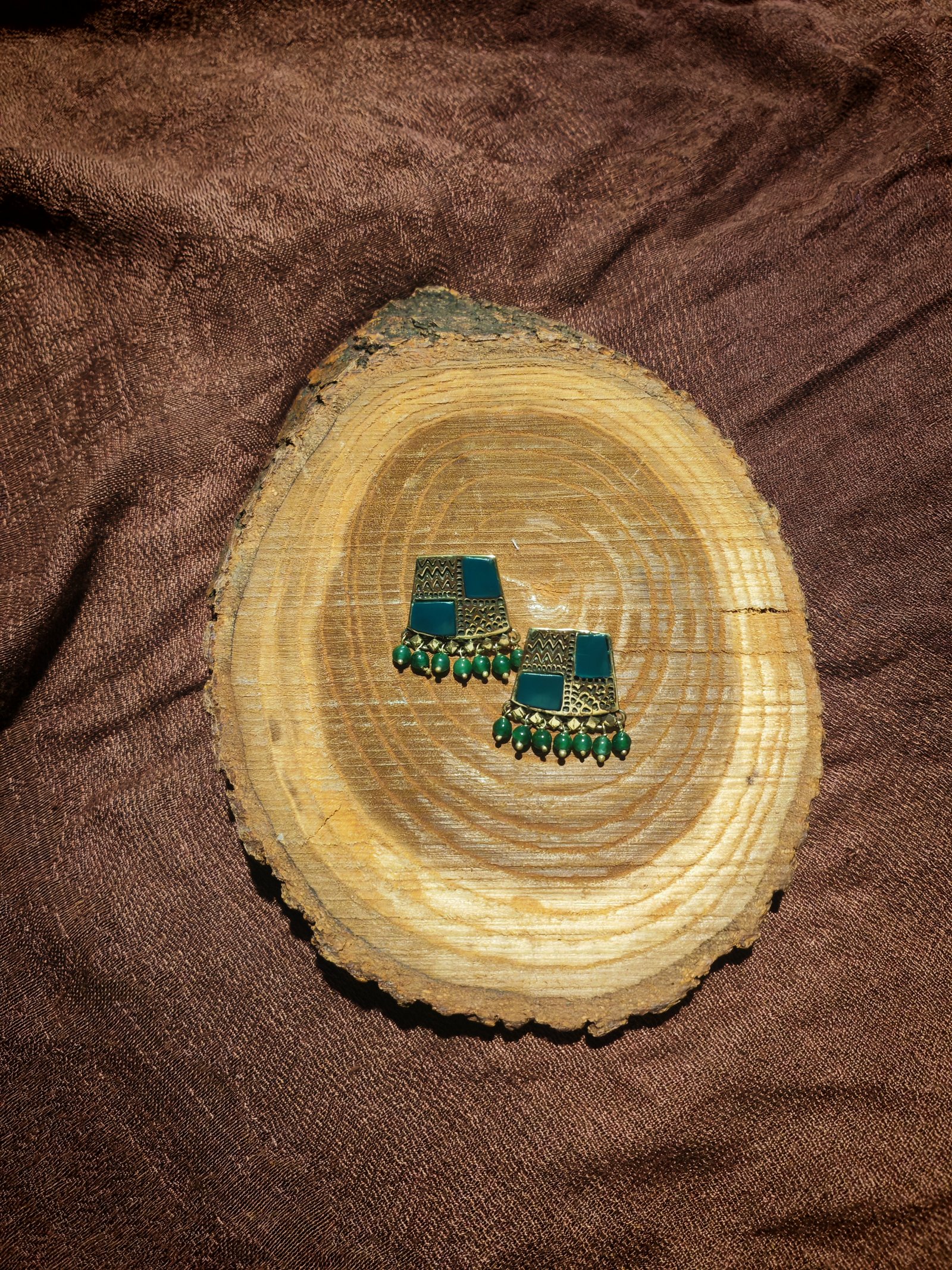 Brass earrings with green stones - Image 4