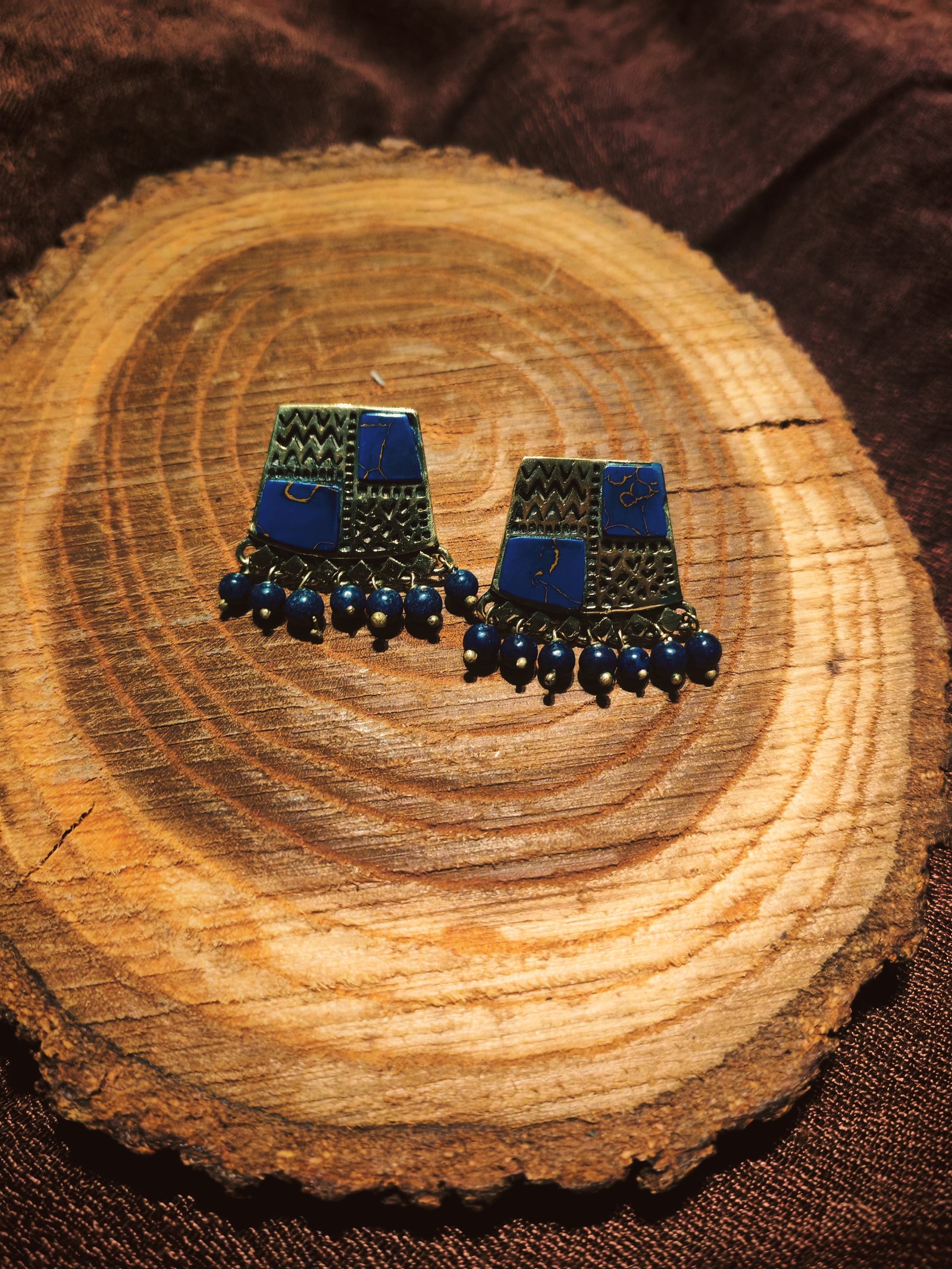 Brass earrings with blue stone - Image 4