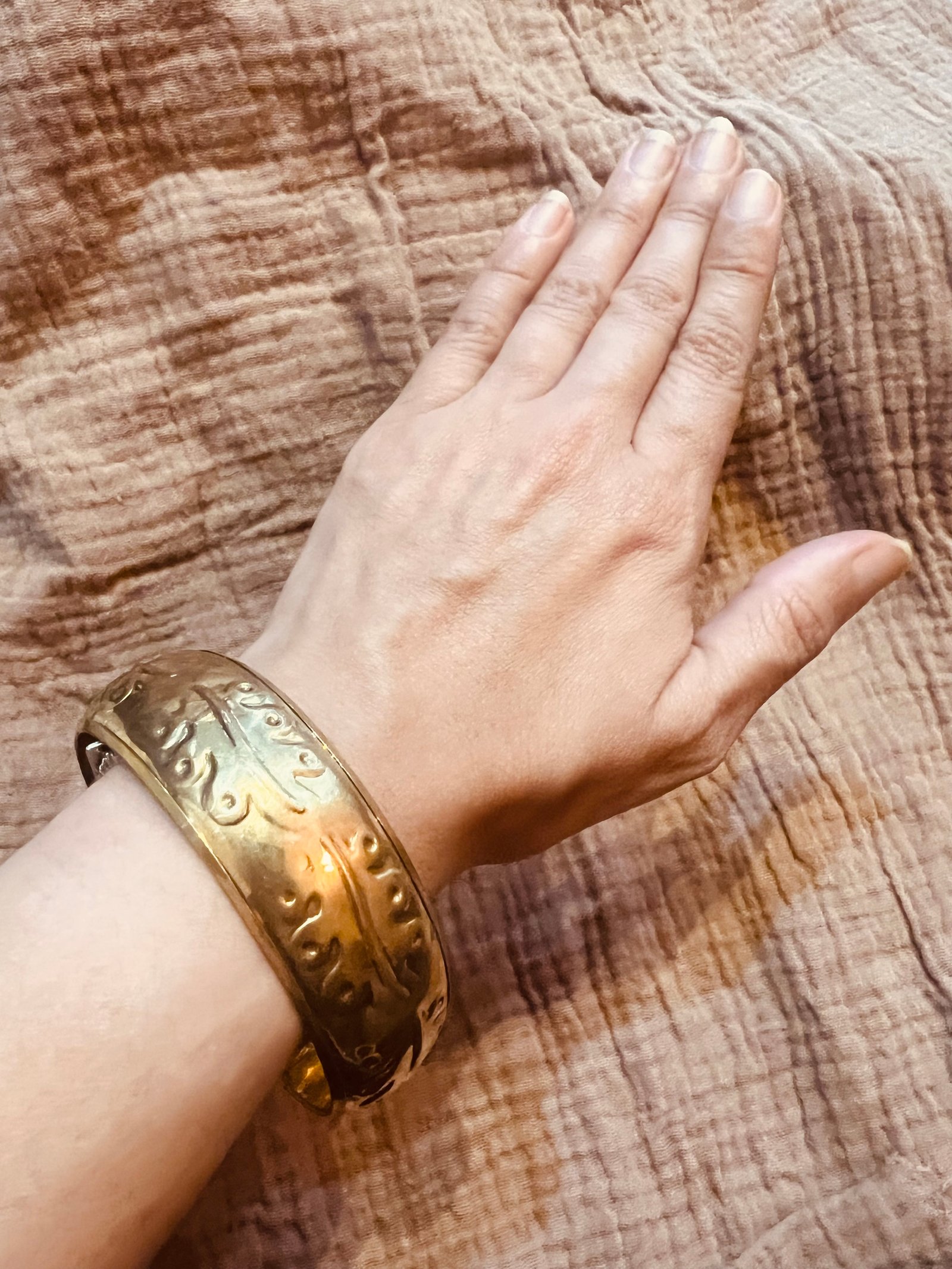 Brass medium to Large bangle - Image 9