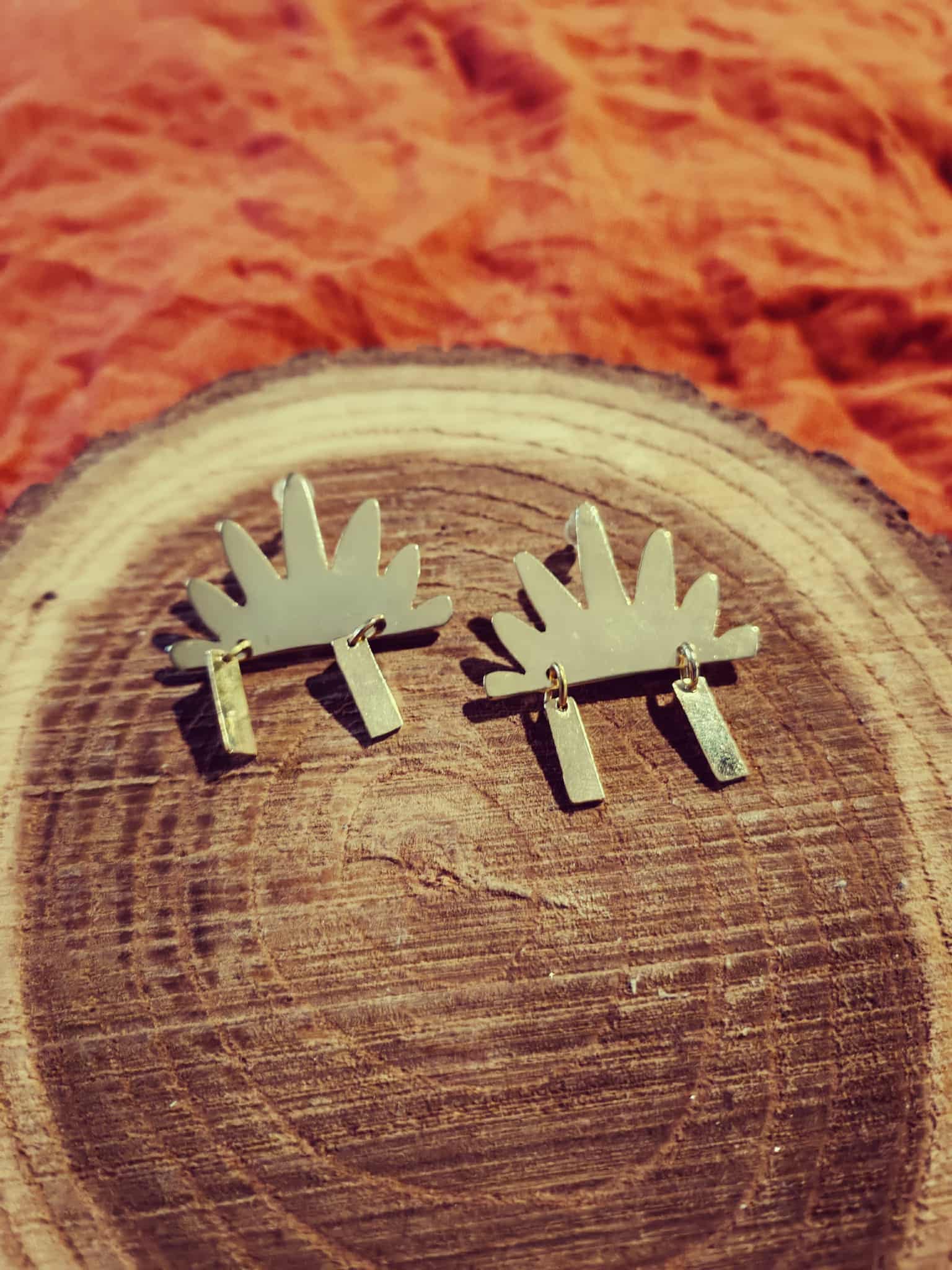 Half Sun brass gold plated earrings - Image 2