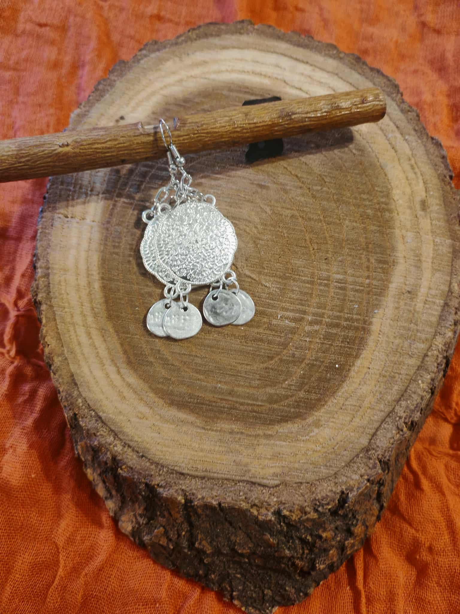 Silver plated Vintage style earrings - Image 2