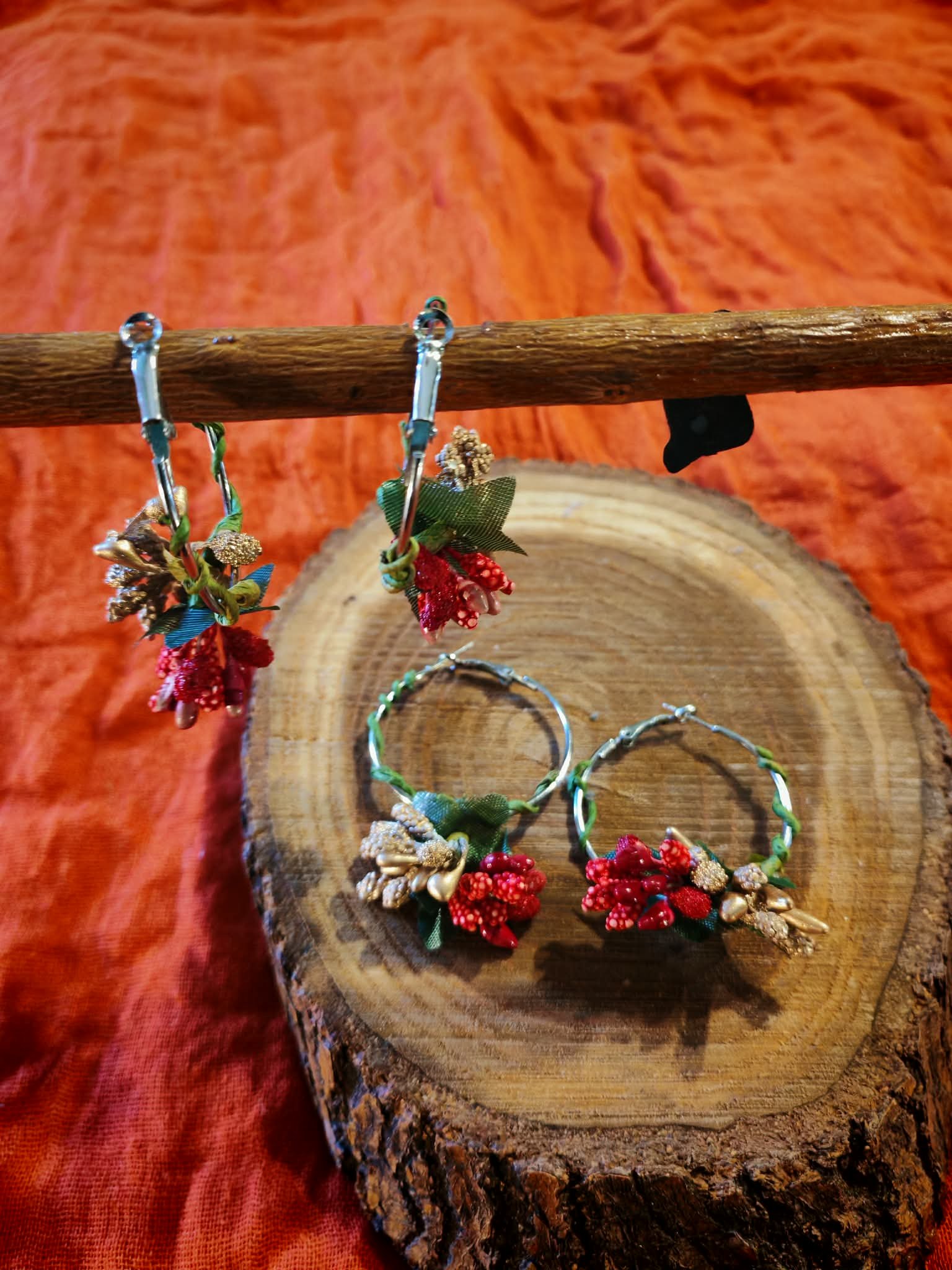Christmas Red and gold berries earrings - Image 2