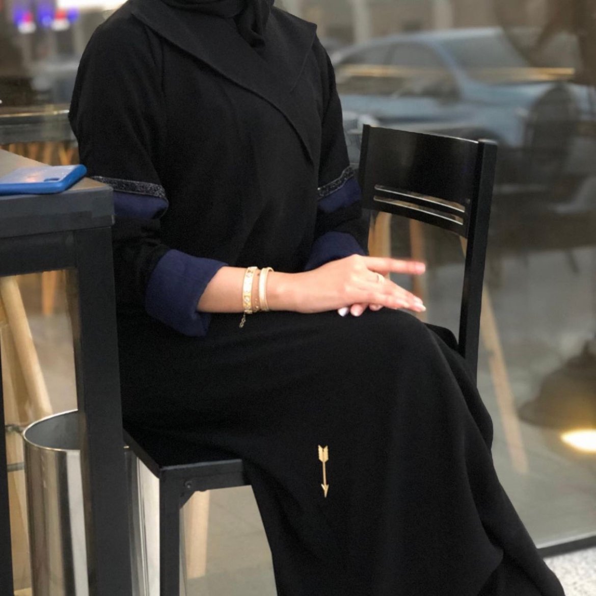 عباية بكلفة كريستال 
