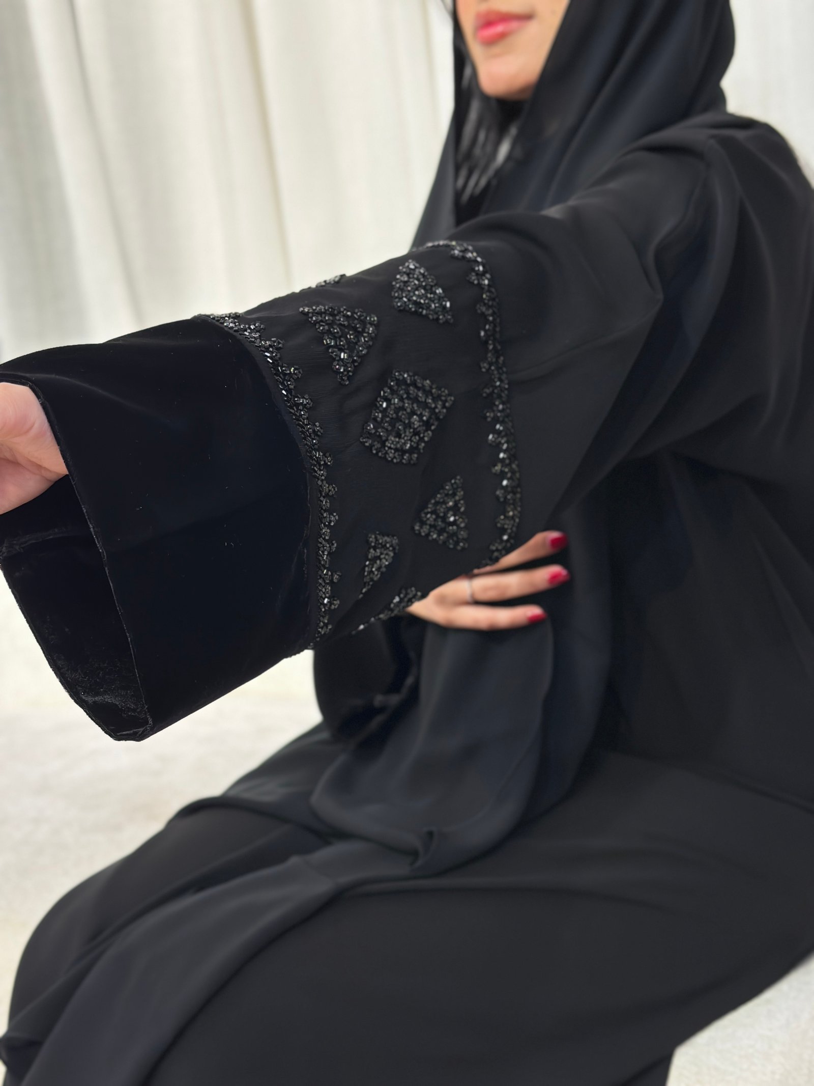 404# عبايه شك قطيفة اسود - صورة 3