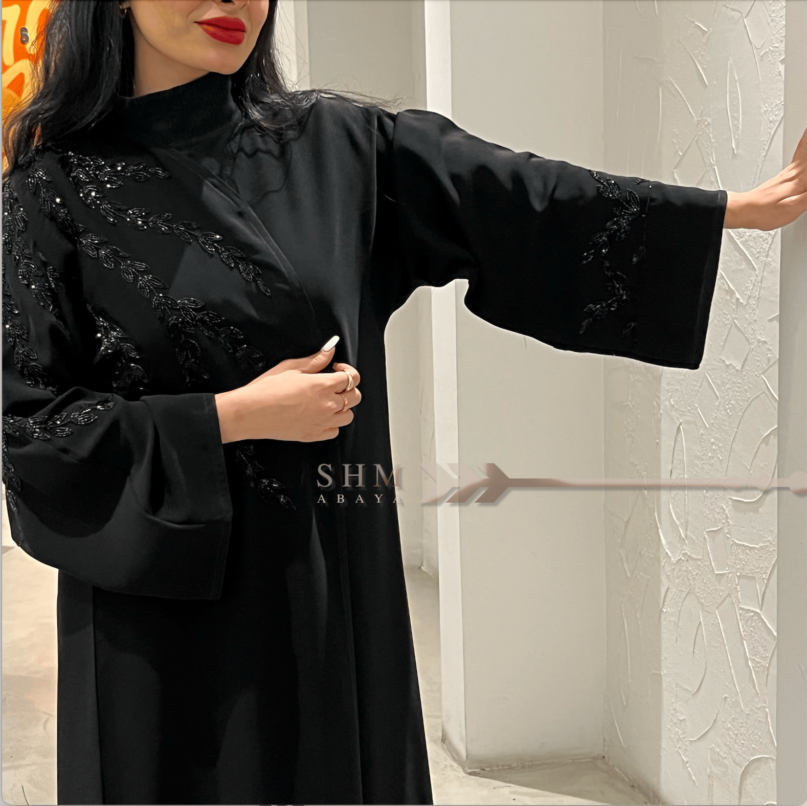 عباية تطريز على الكتف - صورة 3