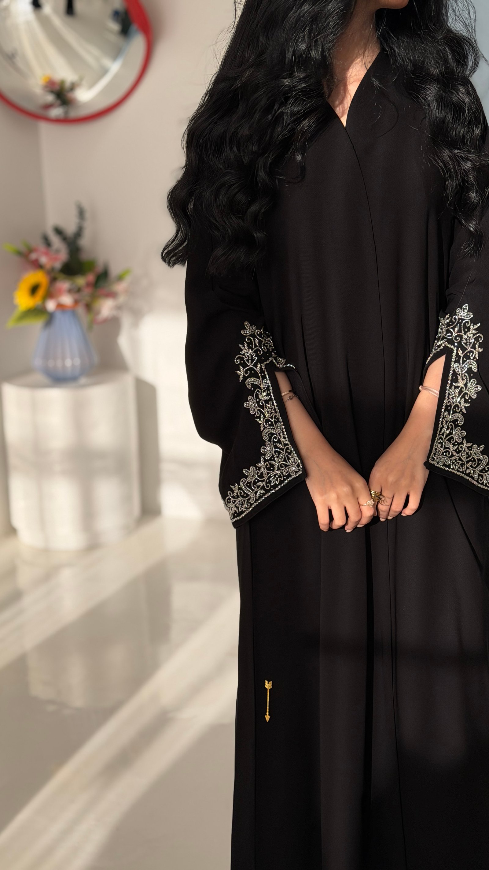 803# عباية مع تطريز فضي - صورة 1