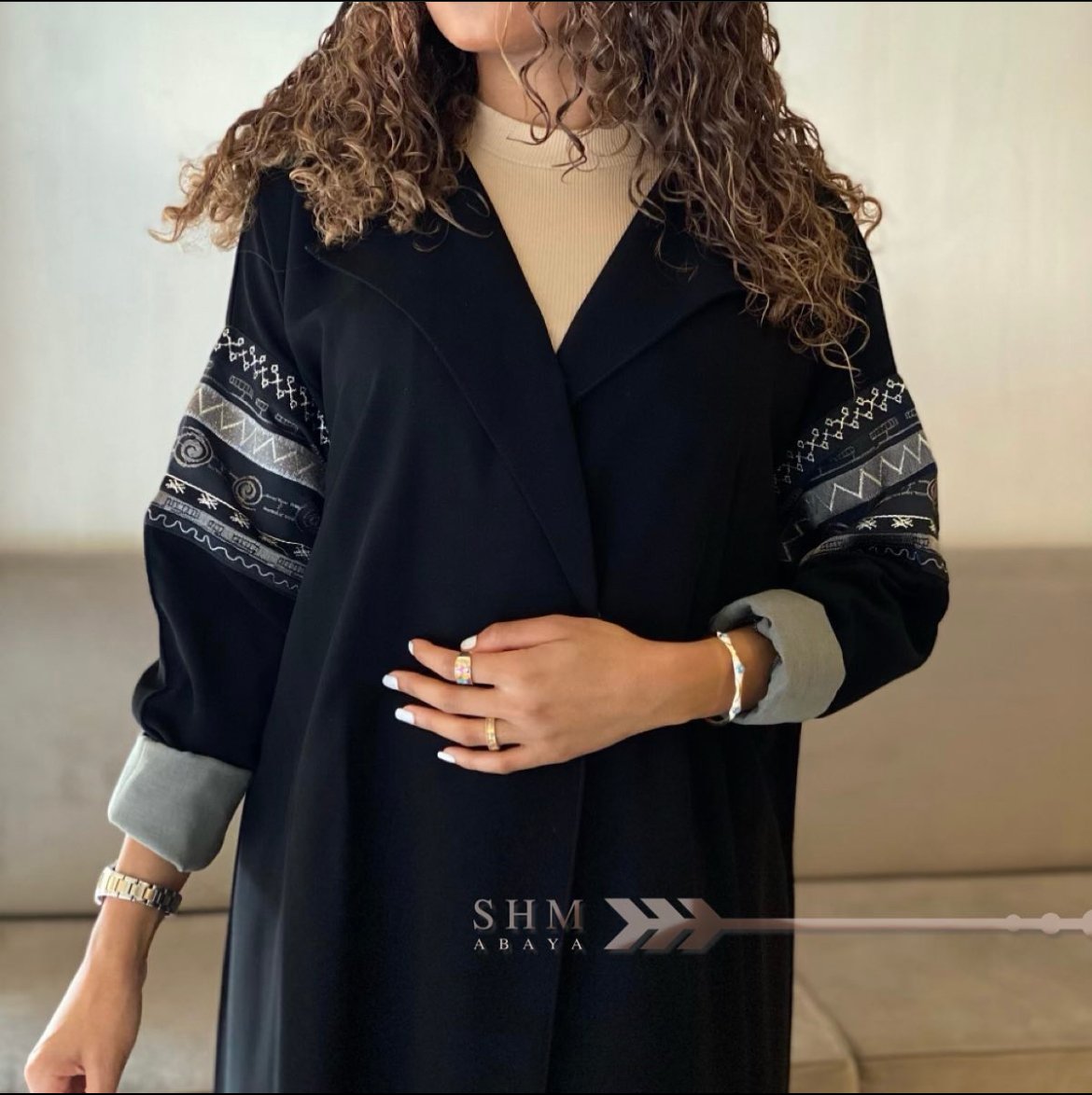 عباية بكلفة زيتي  - صورة 2