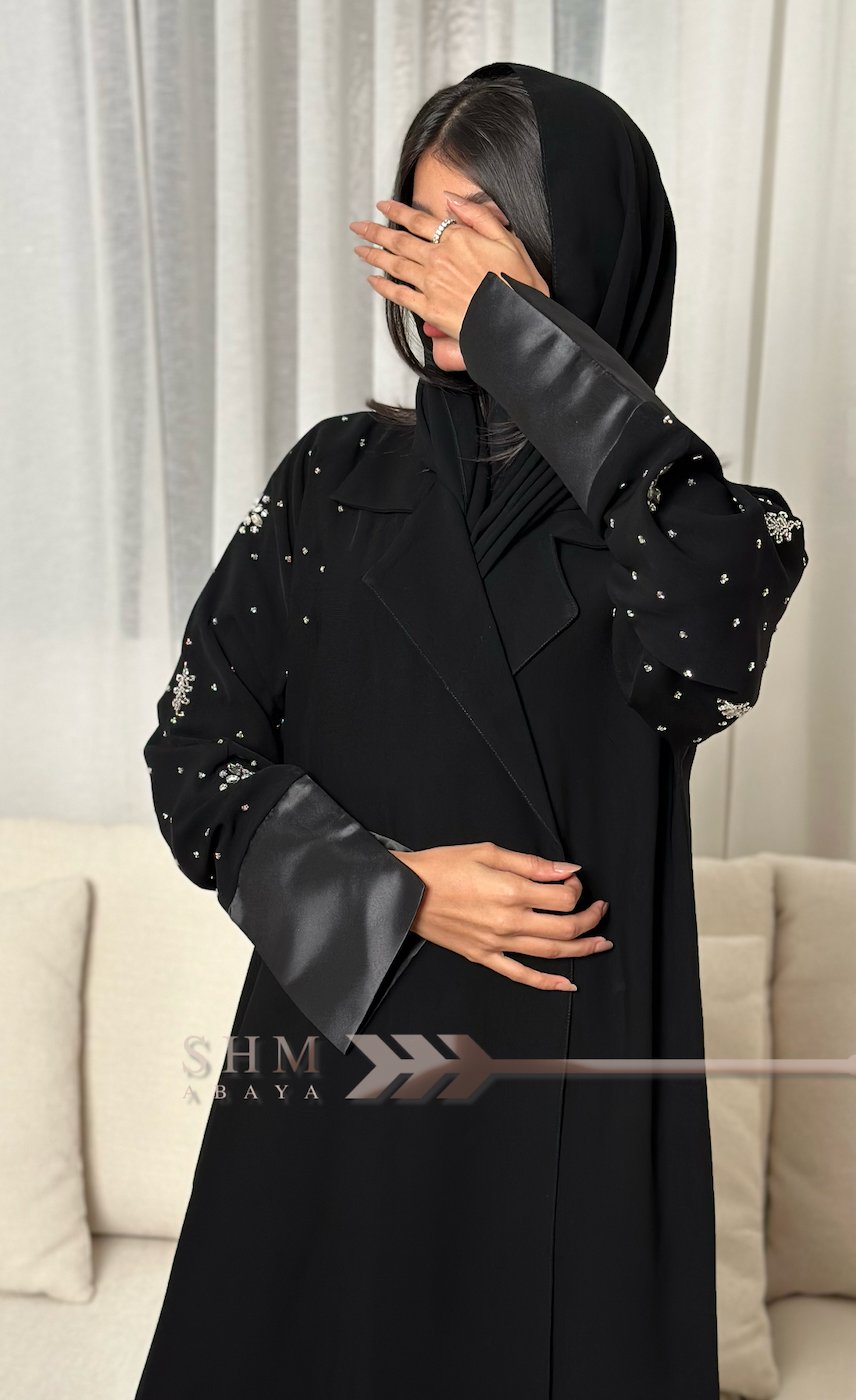 عباية بتطريز كريستال وكم تفتة - صورة 4