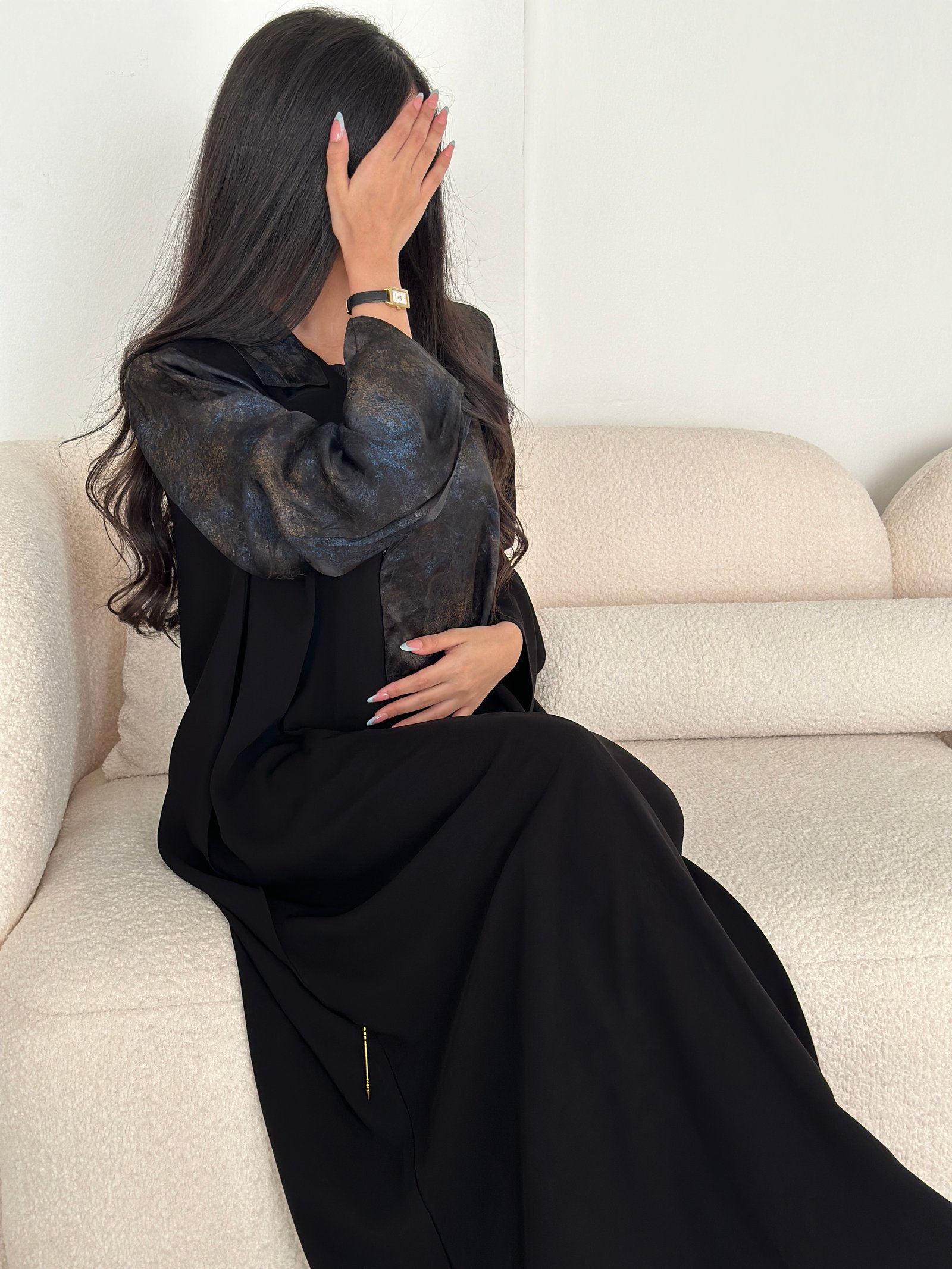 609# عباية سوداء مع حرير ازرق - صورة 3