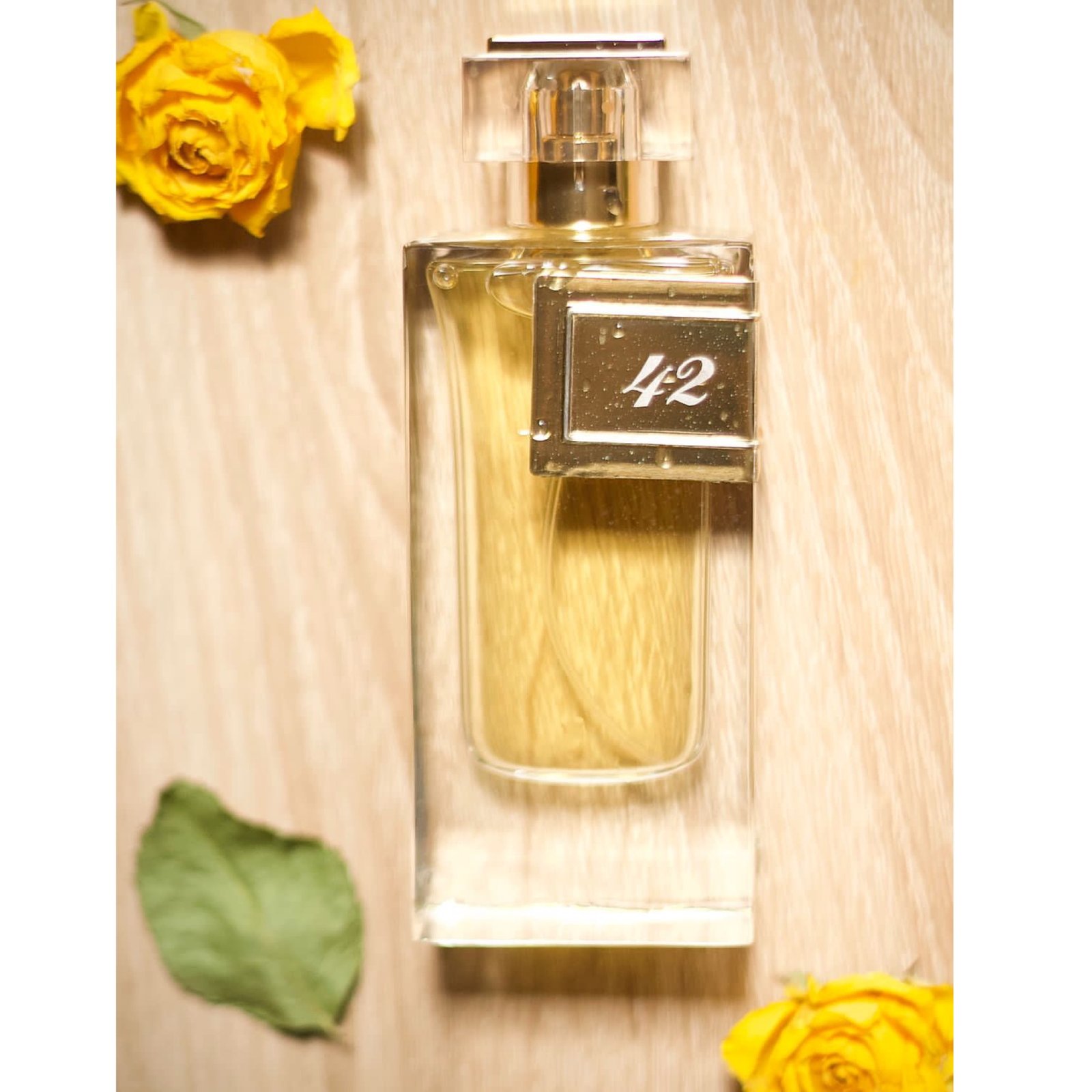 عطر 42 - صورة 2