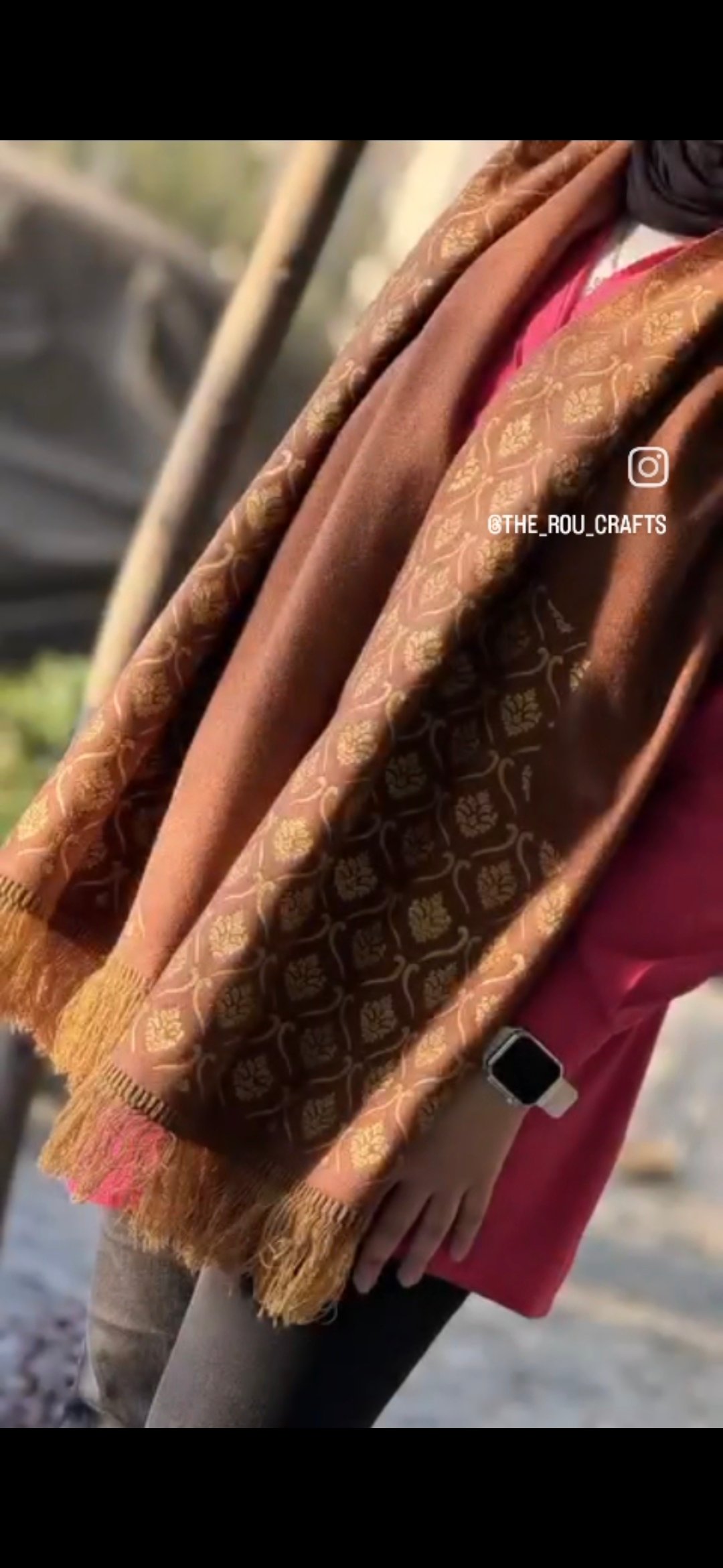 Golden Arabisque Shawl - Image 2
