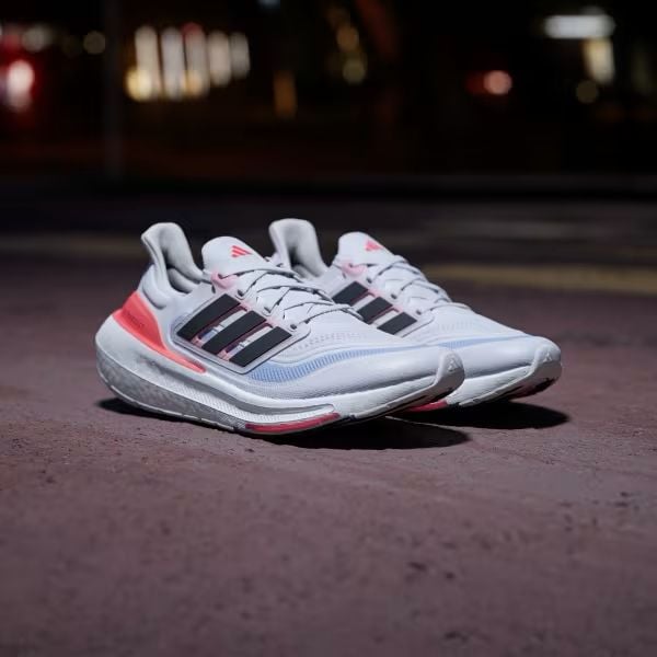 adidas Ultra Boost 22  - صورة 2