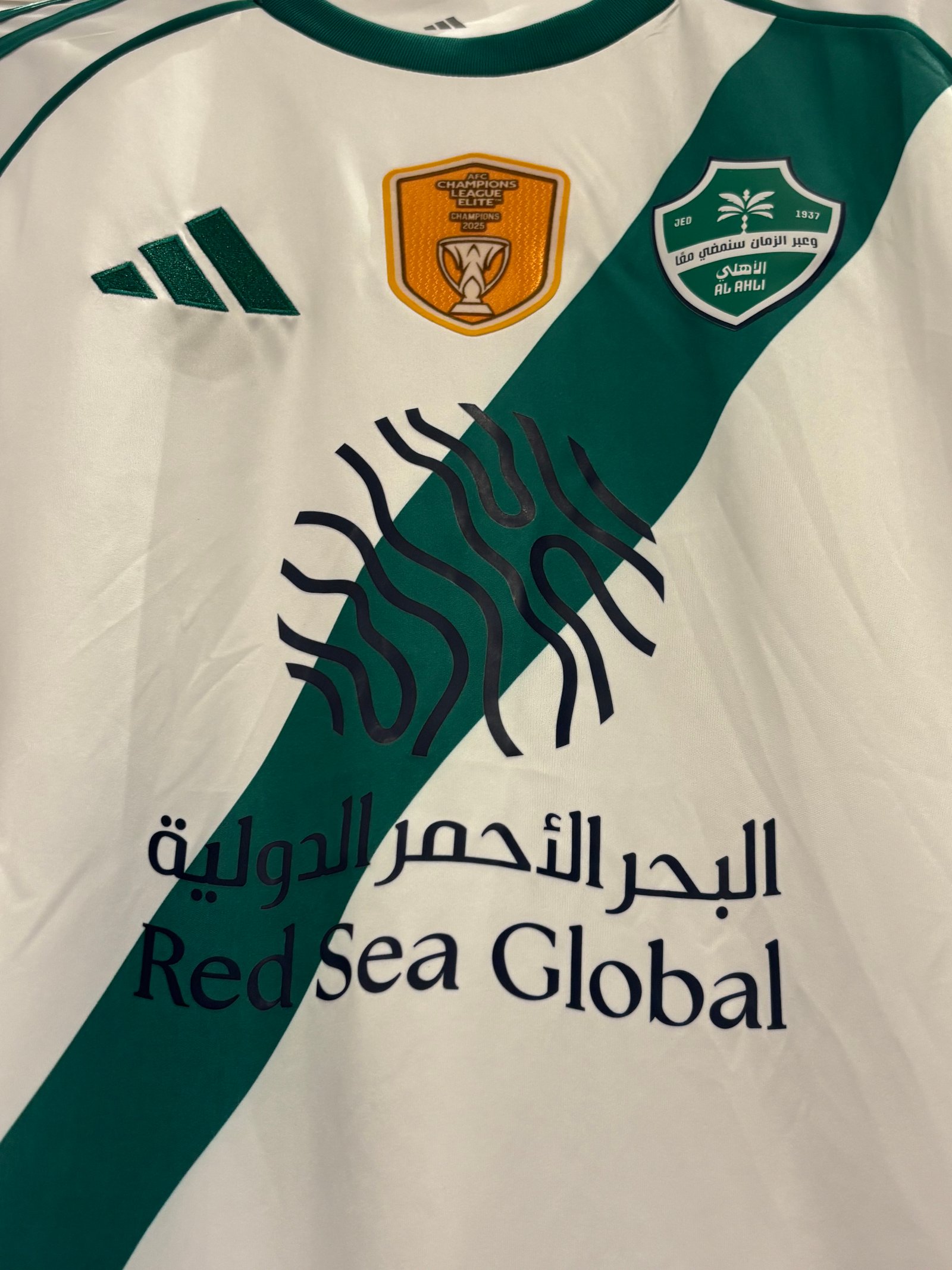 تيشيرت الاهلي الابيض بشعار النخبة الذهبي - صورة 1