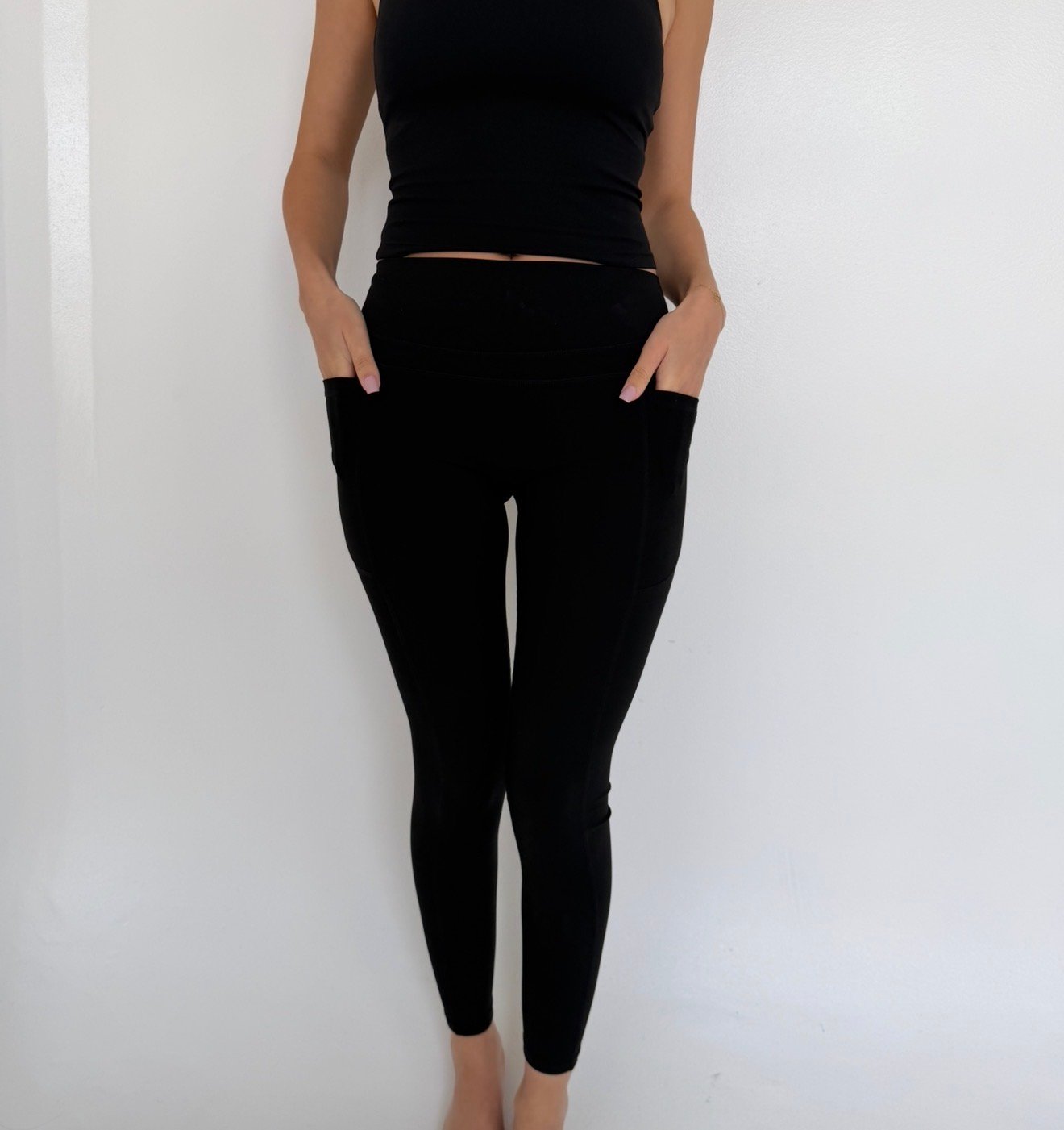 High-Waisted Leggings - Black - Image 2