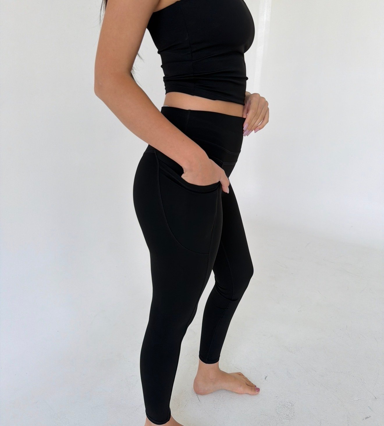 High-Waisted Leggings - Black - Image 4