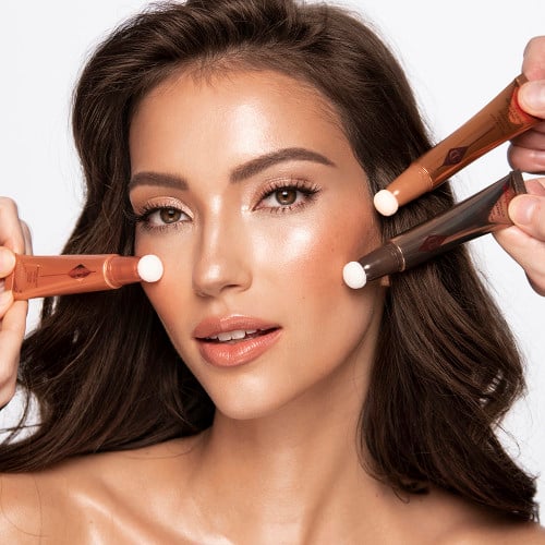 Charlotte Tilbury Highlighter Wand shade in spotlight - Image 3