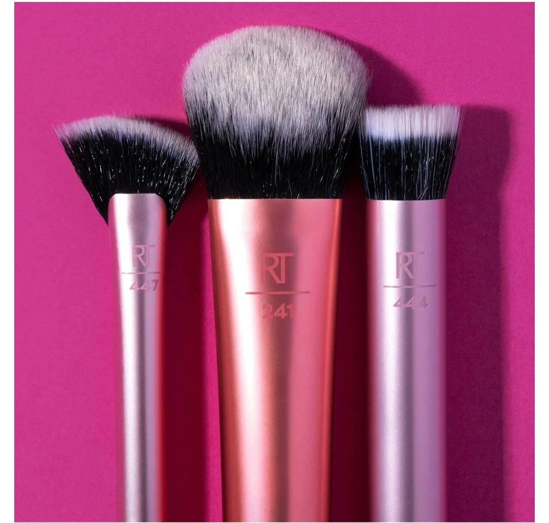 Real techique Seamless Complexion Liquid Makeup Brush - Image 3