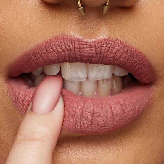 huda beauty LIQUID MATTE - Image 2