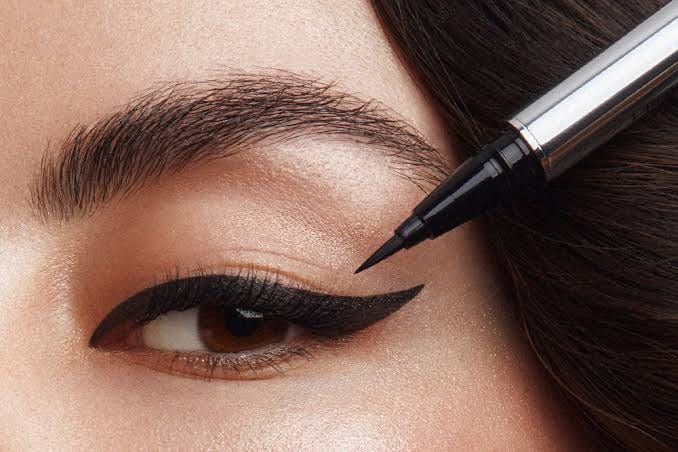 rare beauty Perfect Strokes Matte Liquid Liner - Image 6