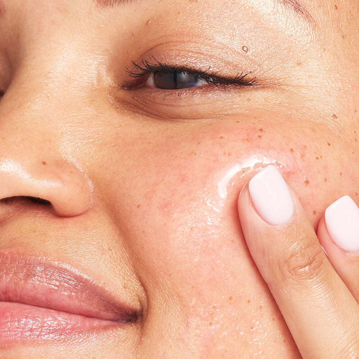 it cosmatics BYE BYE LINES HYALURONIC ACID SERUM - صورة 3