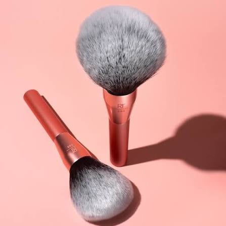 Real Techniques   Extra Big Powder Makeup Brush - Image 6