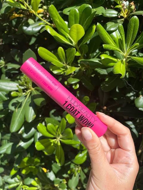 Huda Beauty's New Mascara Actually Lifts and Lengthens My Barely-There Lashes - Image 8