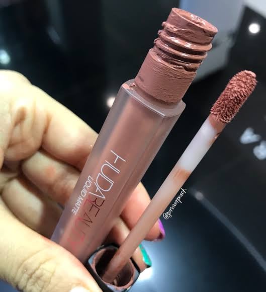 HUDA BEAUTY Liquid Matte Lipstick  in shade Sweet Talker - Image 6