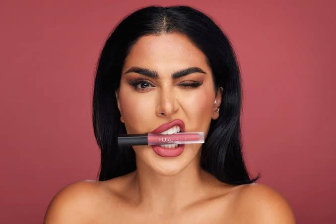HUDA BEAUTY Liquid Matte Lipstick  in shade Sweet Talker - Image 4