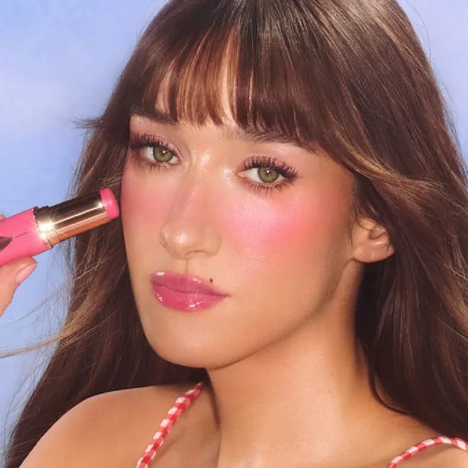 Charlotte Tilbury  Unreal Lip + Cheek Glow Blush Stick with Hyaluronic Acid - صورة 8