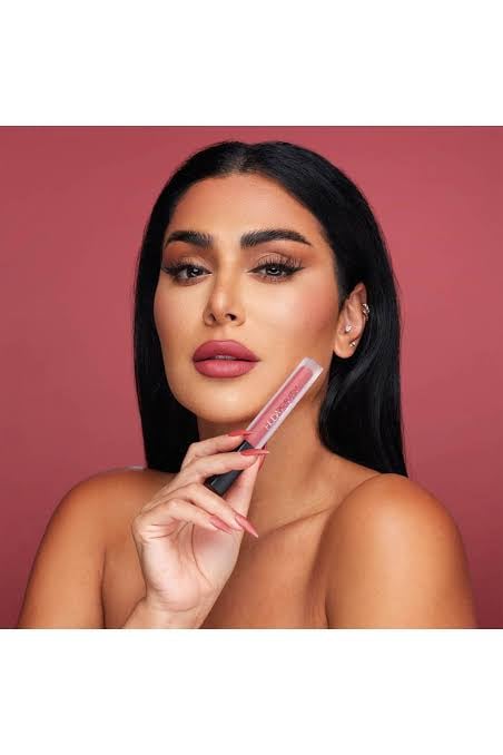 HUDA BEAUTY Liquid Matte Lipstick  in shade Sweet Talker - Image 2