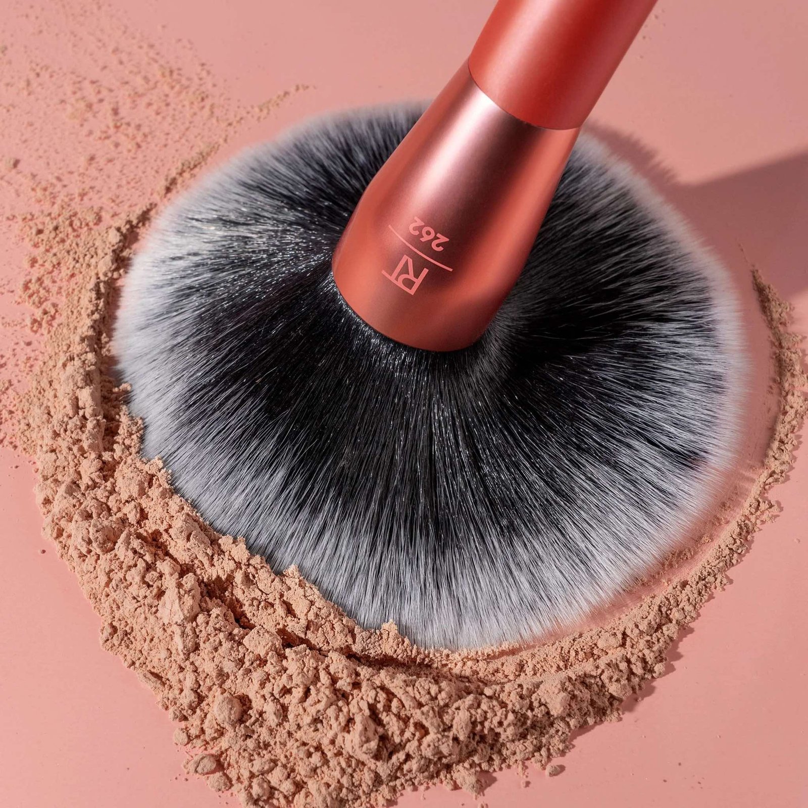 Real Techniques   Extra Big Powder Makeup Brush - Image 2