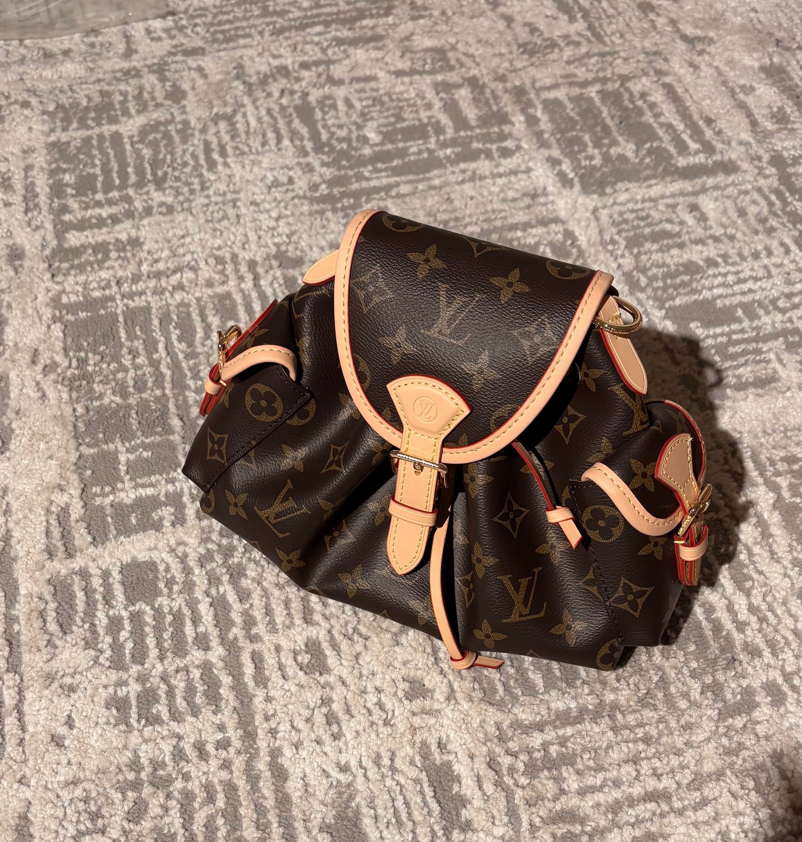 حقيبه من LV - صورة 1