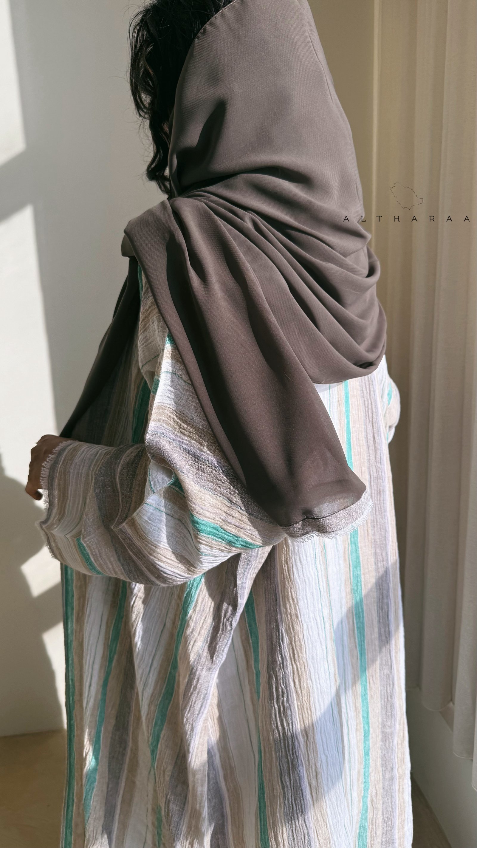 عباية لينن طبيعي أبيض/بني - صورة 9