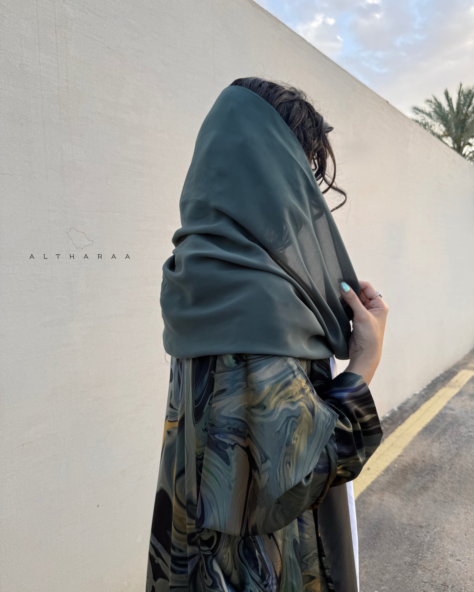 عباية حرير (تركواز/ رمادي) - صورة 4