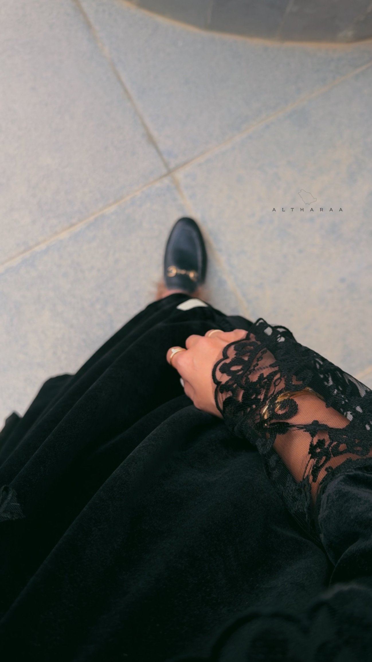 Lace- Embellished Velvet Abaya (Black) - Image 3