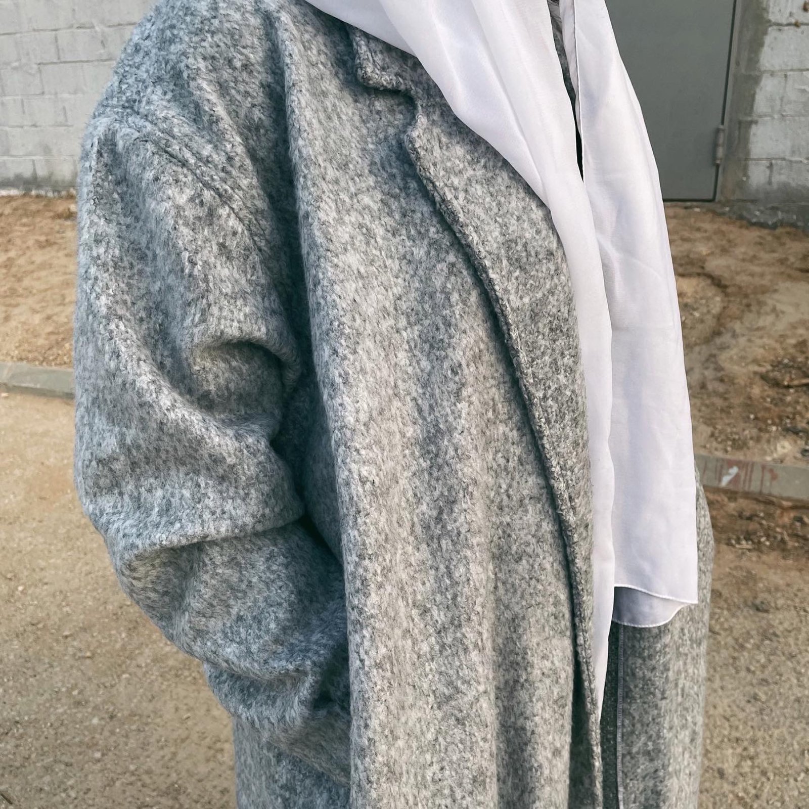 Light Grey Abaya/Coat - صورة 2