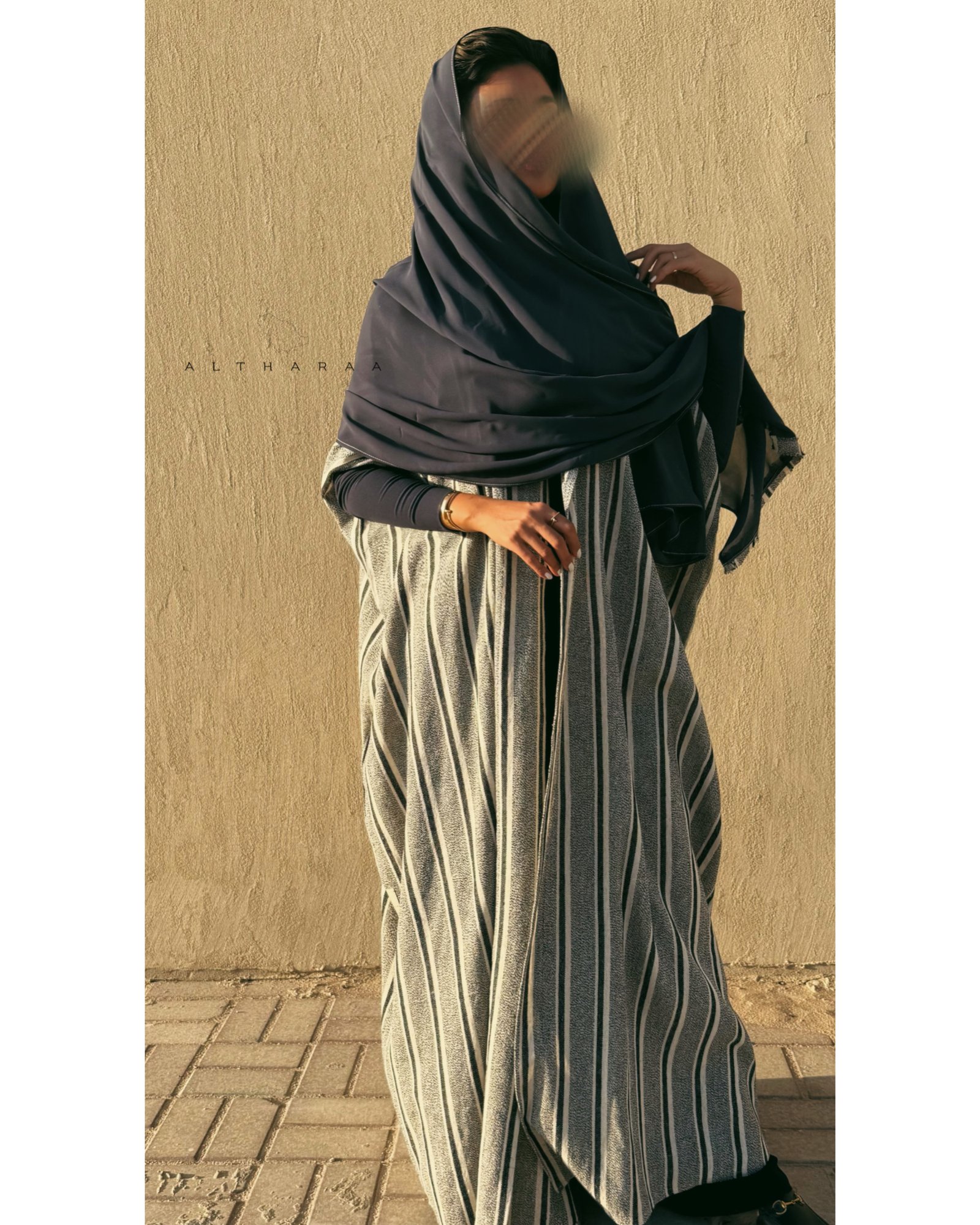 Stripped Grey Sadu Abaya - Image 2