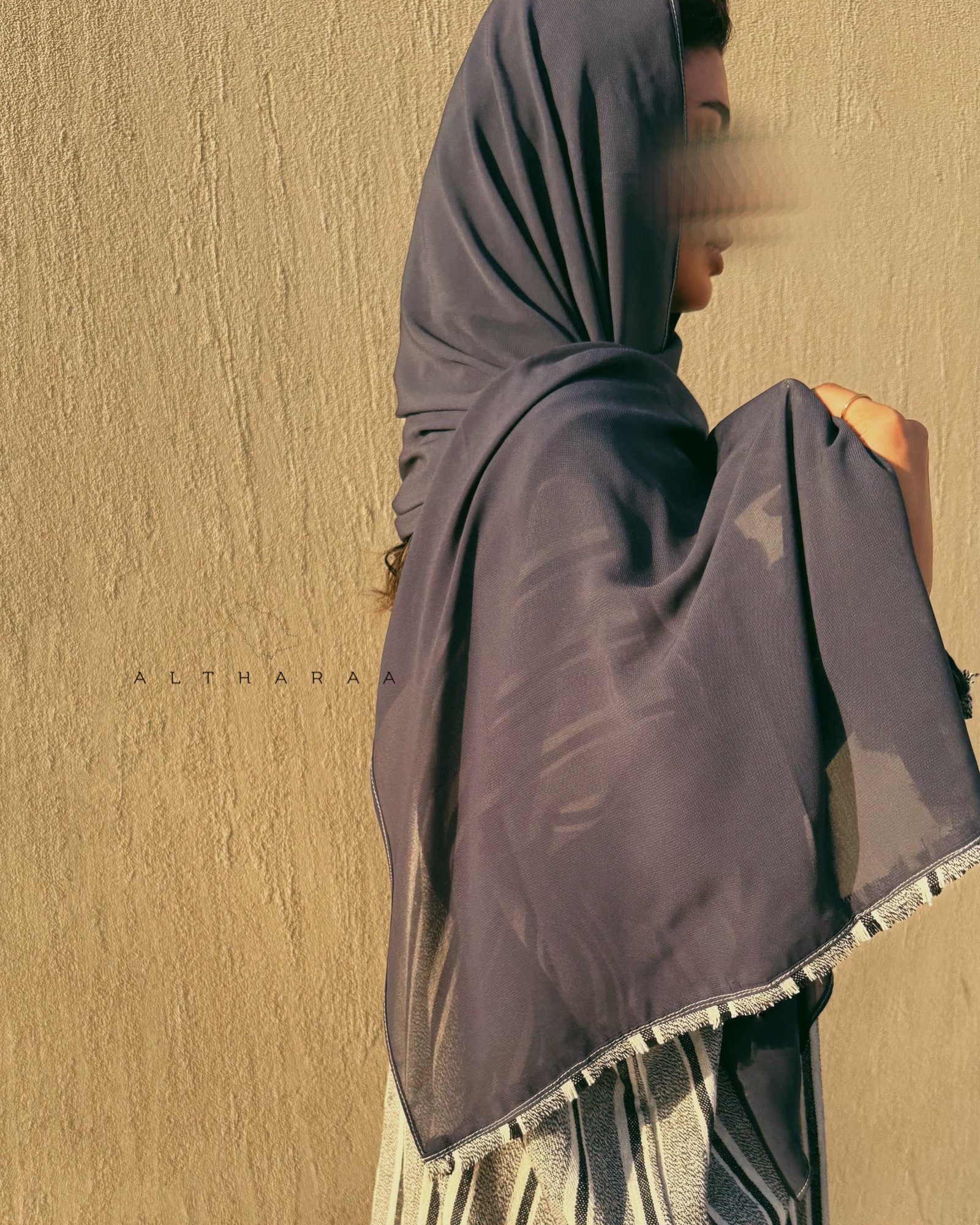 Stripped Grey Sadu Abaya - Image 3