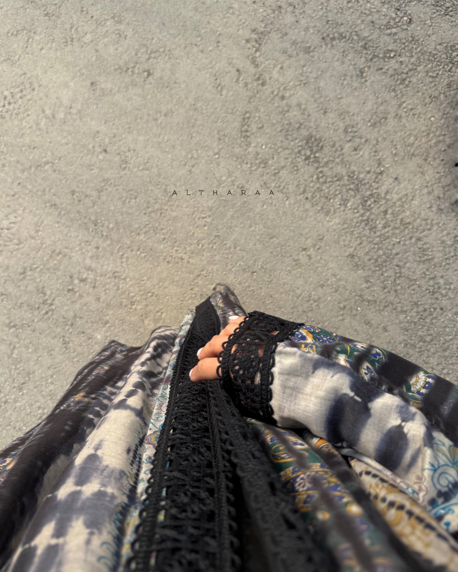  Tie-dye Abaya (Black/Olive) - Image 8