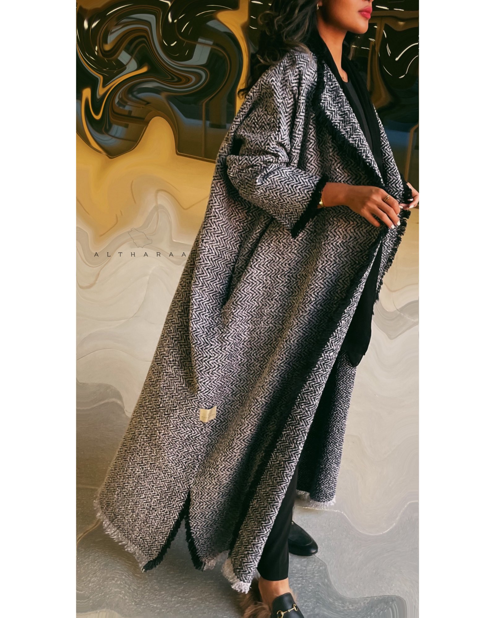 Tweed Abaya (White/ Black) - Image 3