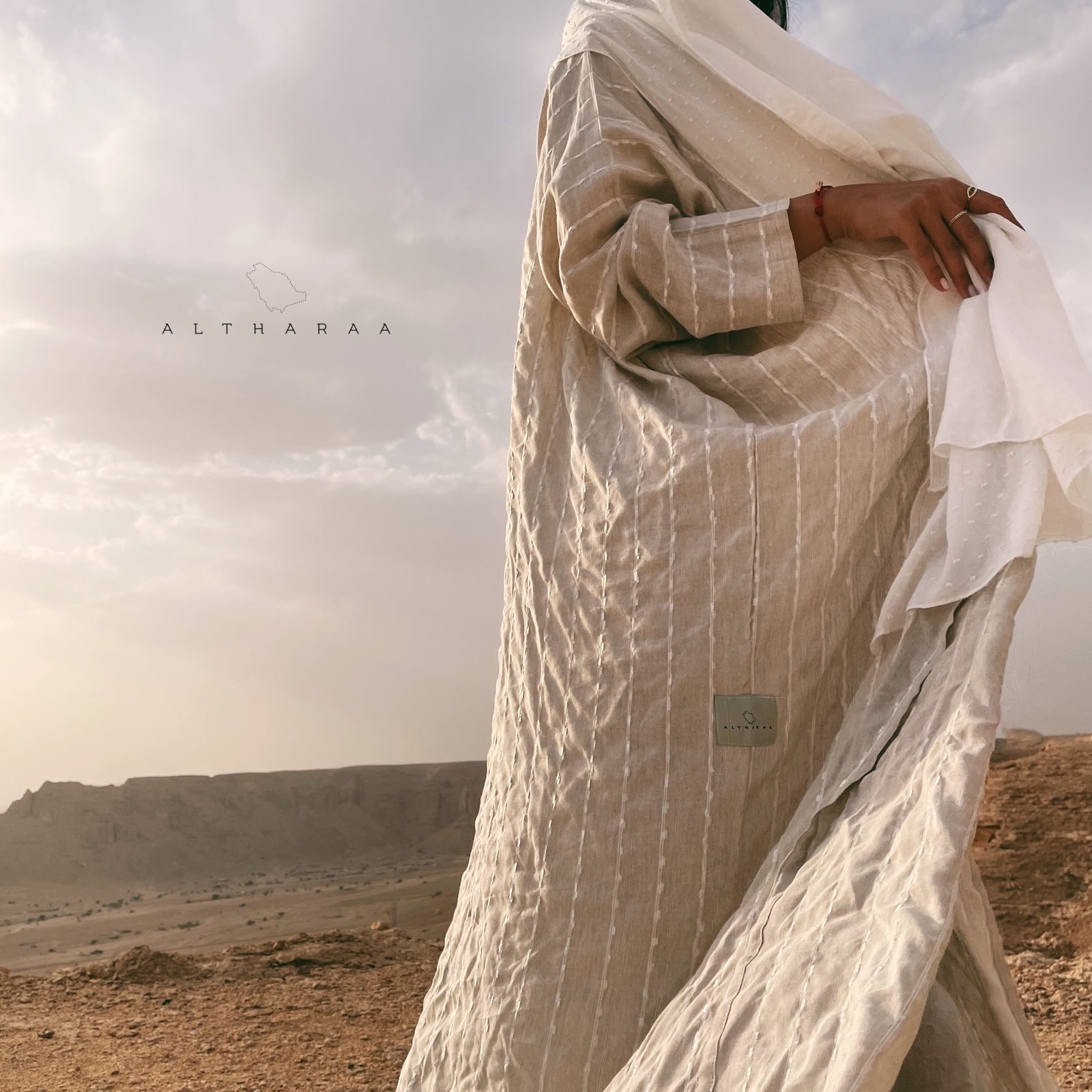عباية لينن طبيعي بيج/أبيض - صورة 5
