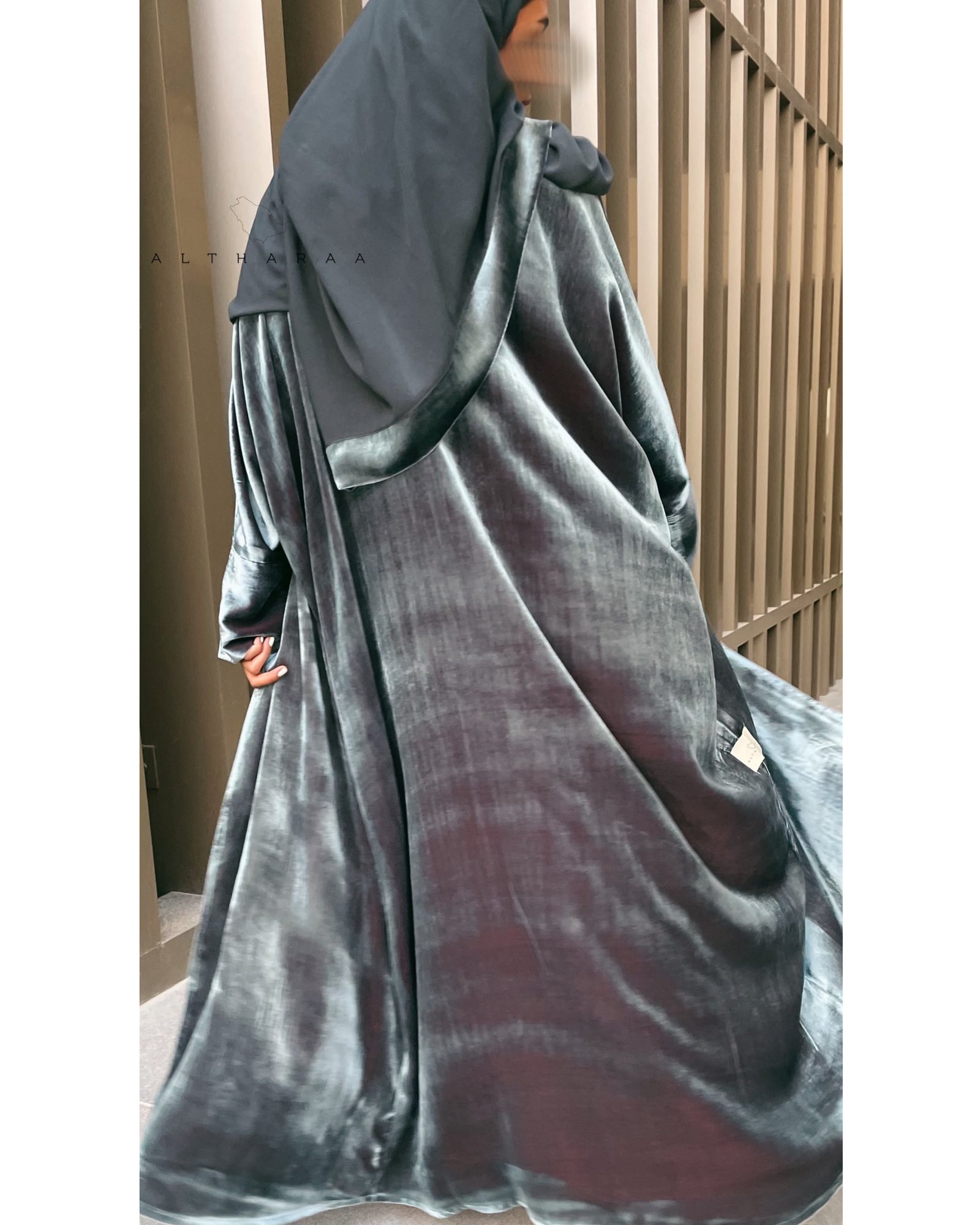  Silk Velvet abaya (Grey/Red) - Image 3