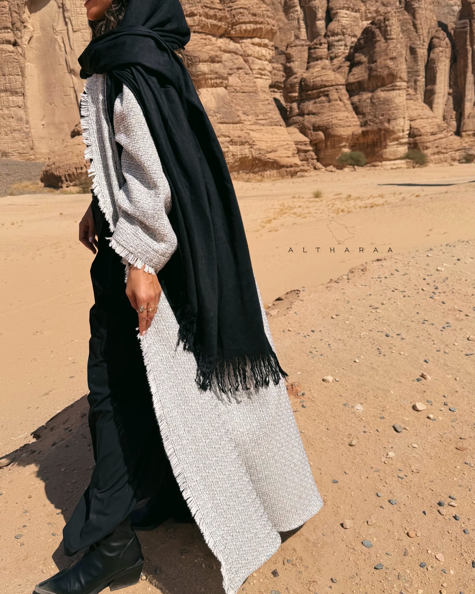 عباية تويد (أبيض/ أسود) - صورة 2