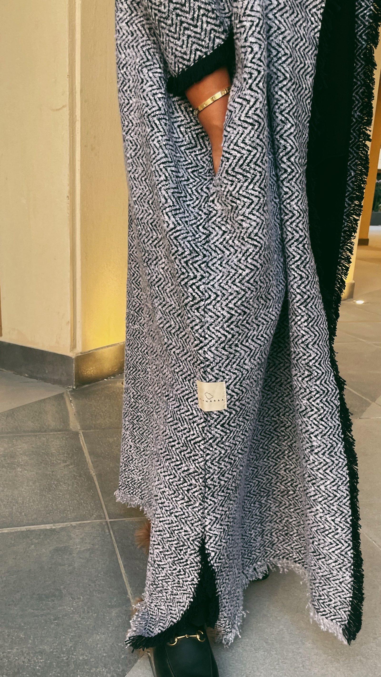 Tweed Abaya (White/ Black) - Image 2