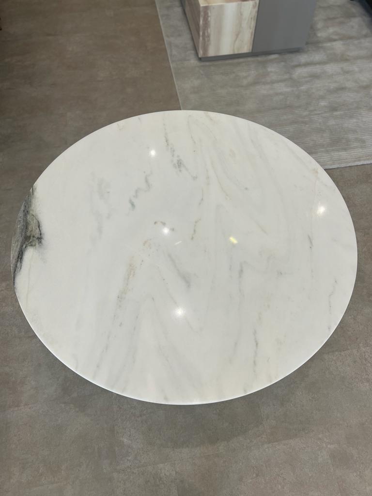 Round table - Image 3