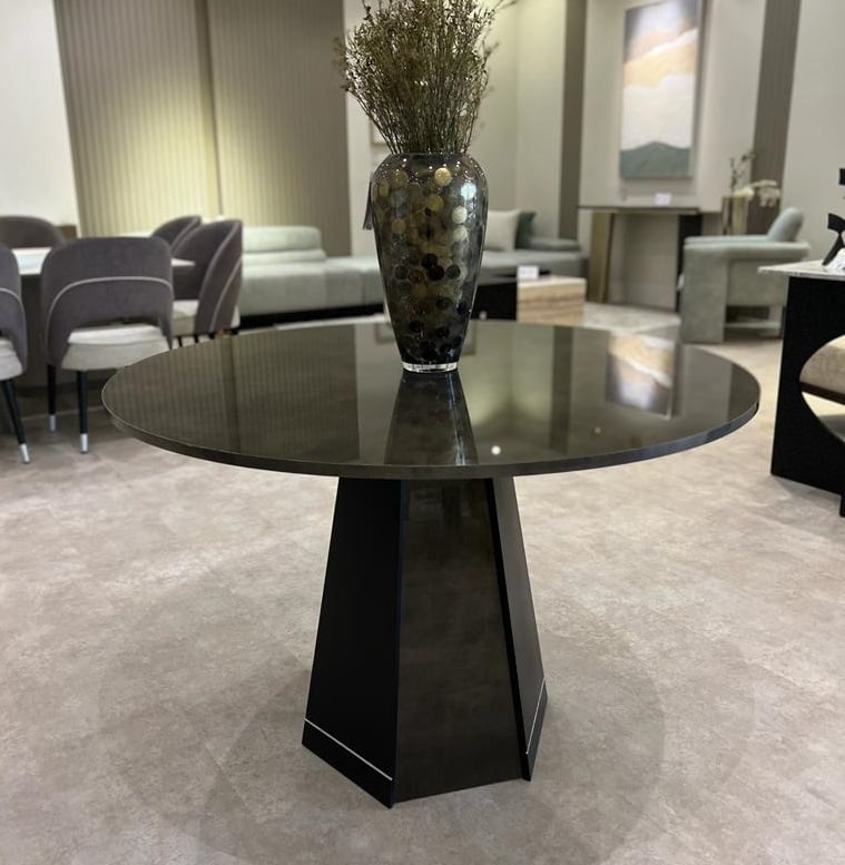 ENTRANCE ROUND TABLE - Image 1