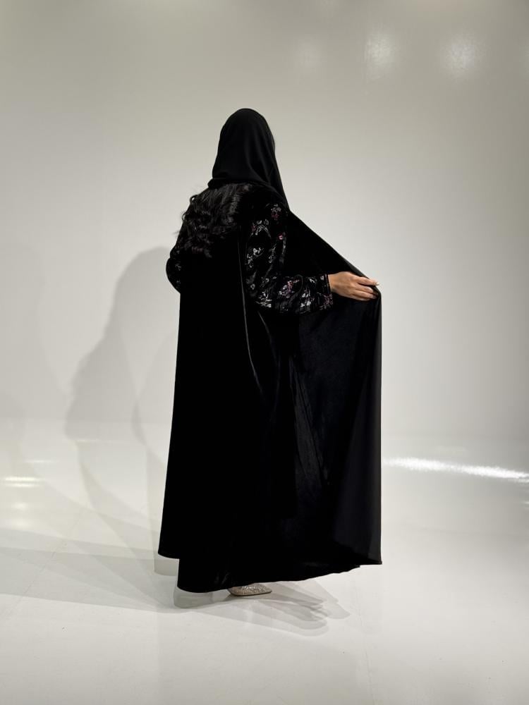 مخمل اسود مع أكمام مطبوعه ورد - صورة 12