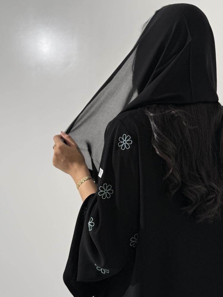ملكي مع أكمام مطرزه تيفاني - صورة 15